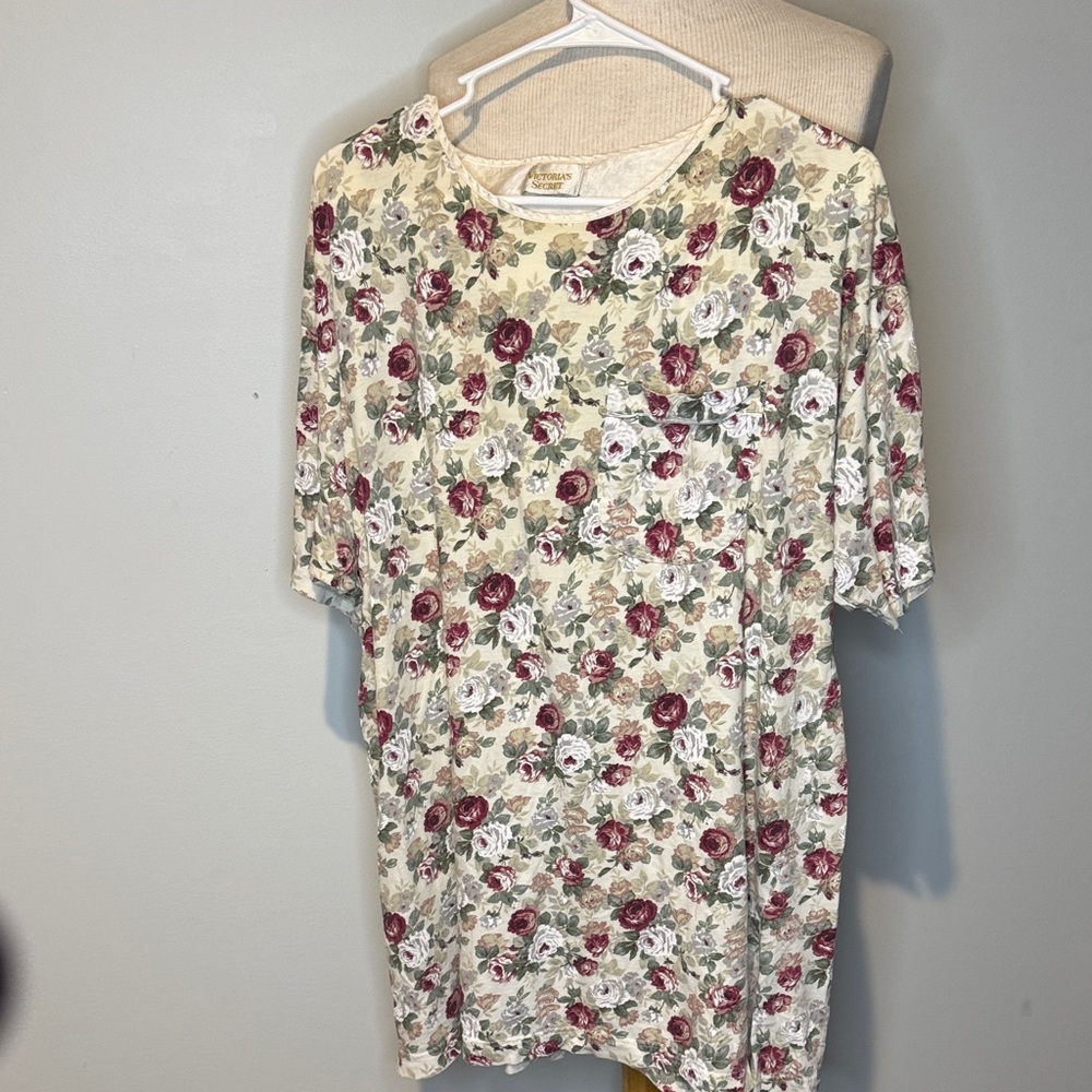 Vintage Victoria's Secret Floral sleep‎ shirt in Cream and Red size L